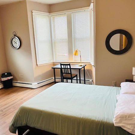 Nice Big Room Near Whole Foods, Brown University With Shared Bathroom And Kitchen Πρόβιντενς Εξωτερικό φωτογραφία