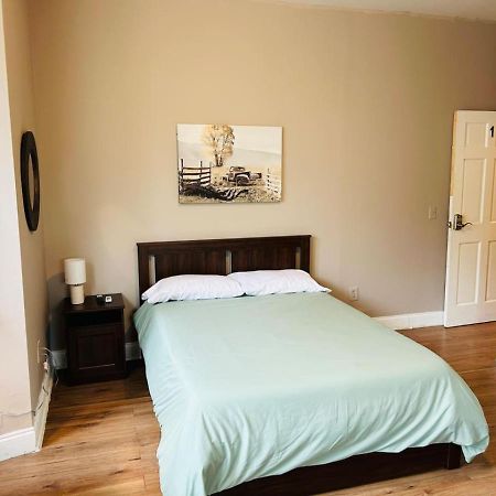 Nice Big Room Near Whole Foods, Brown University With Shared Bathroom And Kitchen Πρόβιντενς Εξωτερικό φωτογραφία